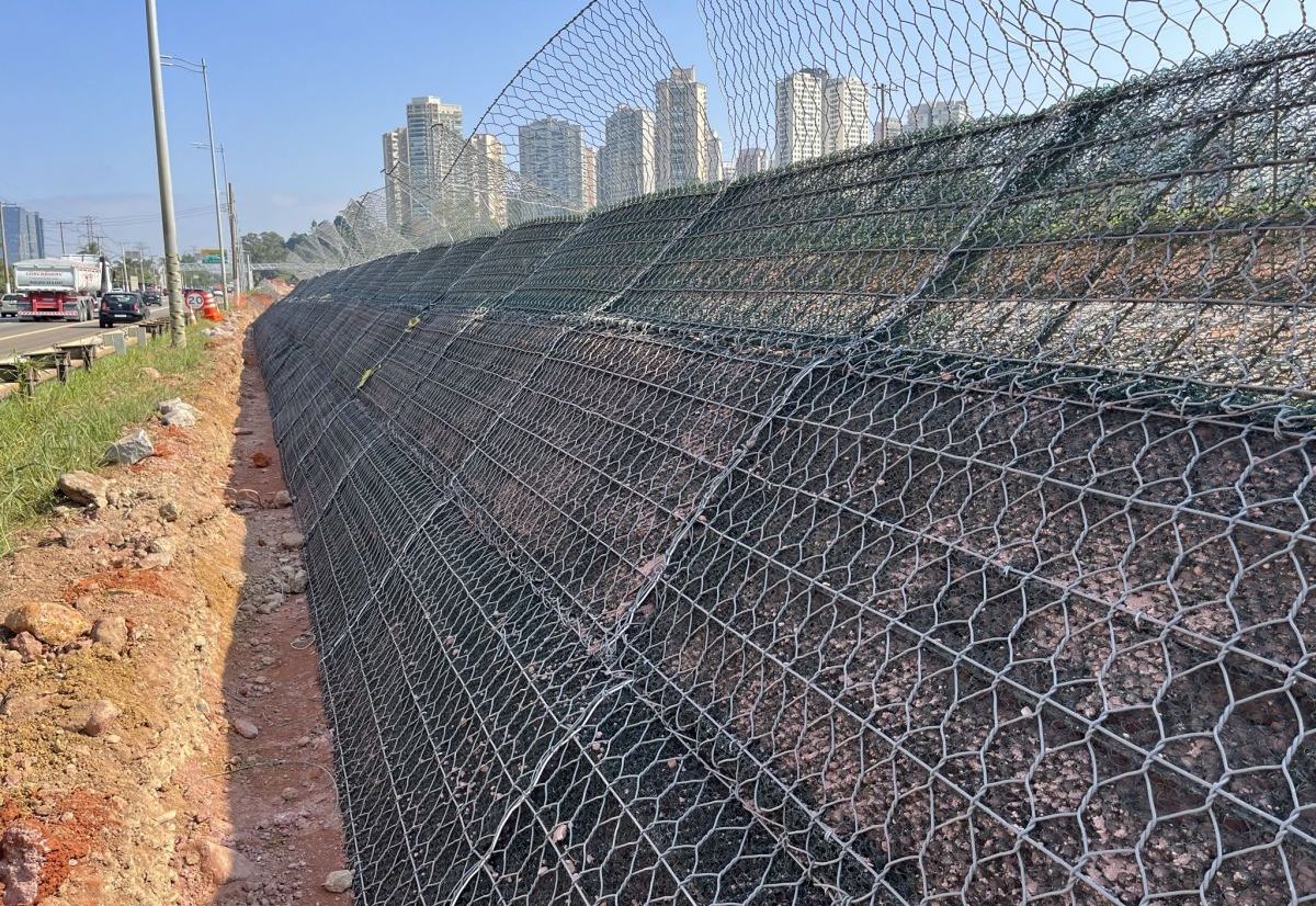 Reinforced Soil Retaining Structure and Slope Reinforcement Reinforced Soil Retaining Structure and Slope Reinforcement