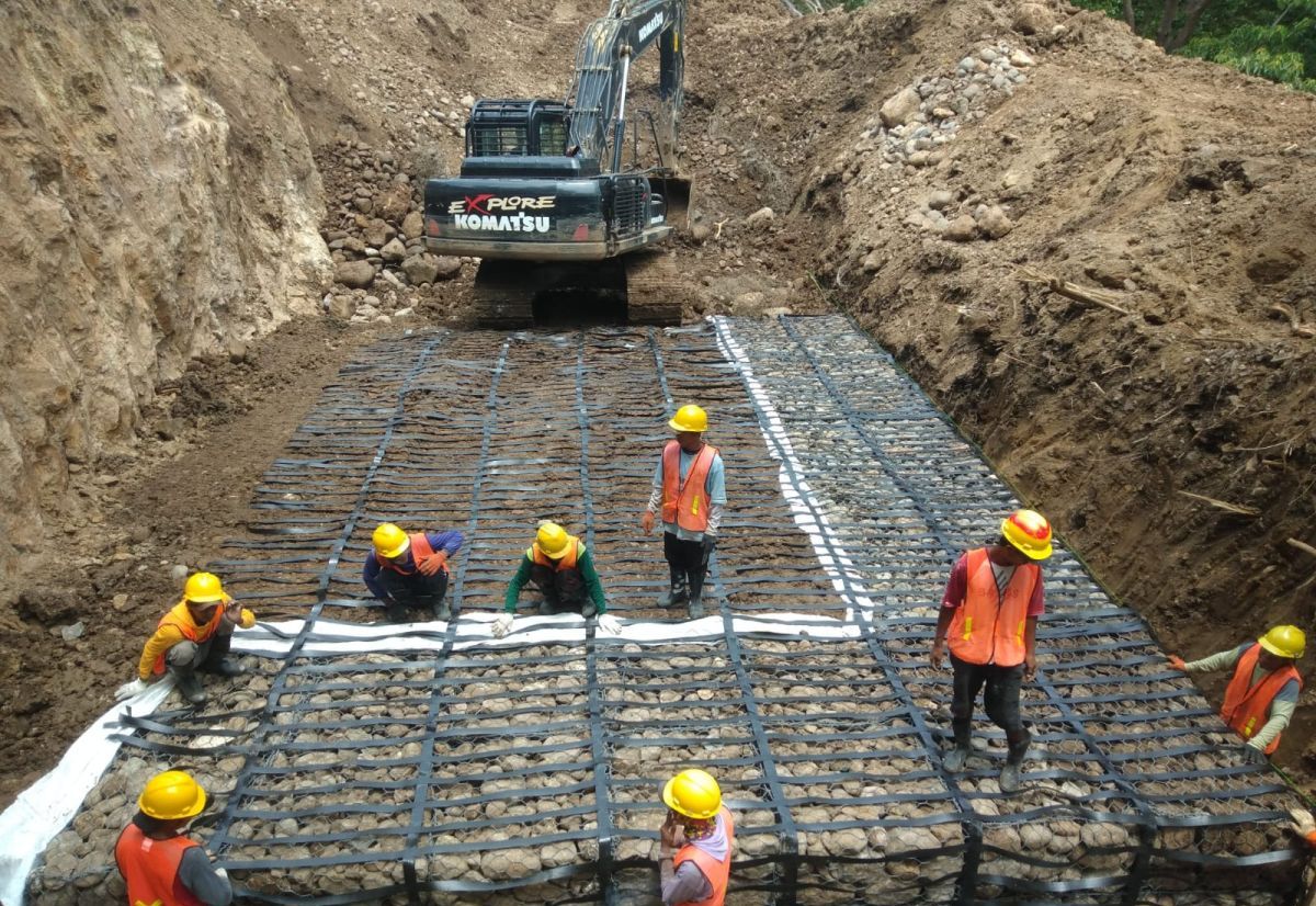 PARAMESH WALL FOR BAJO – MALAWATAR ROAD SEGMENT PARAMESH WALL FOR BAJO – MALAWATAR ROAD SEGMENT