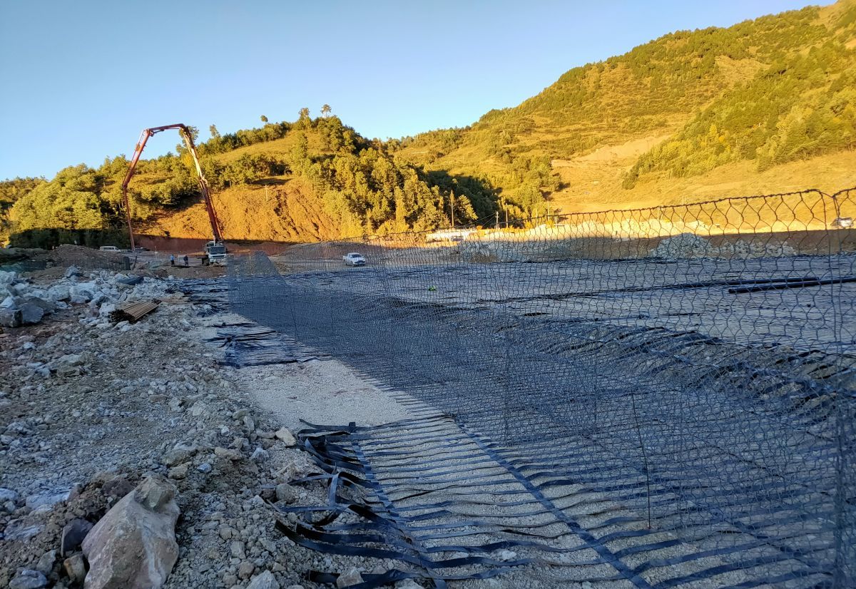 云南:兰坪铅锌矿三重山排土场挡墙项目 云南:兰坪铅锌矿三重山排土场挡墙项目